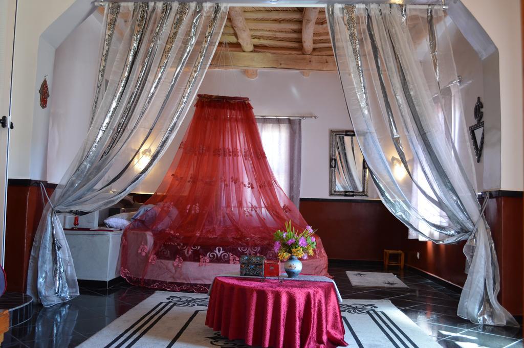 Auberge Le Jardin De La Source Aït Ben Ali Buitenkant foto