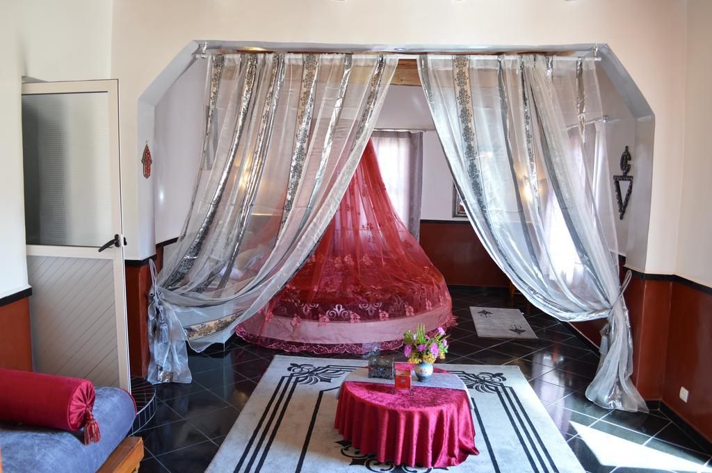 Auberge Le Jardin De La Source Aït Ben Ali Buitenkant foto